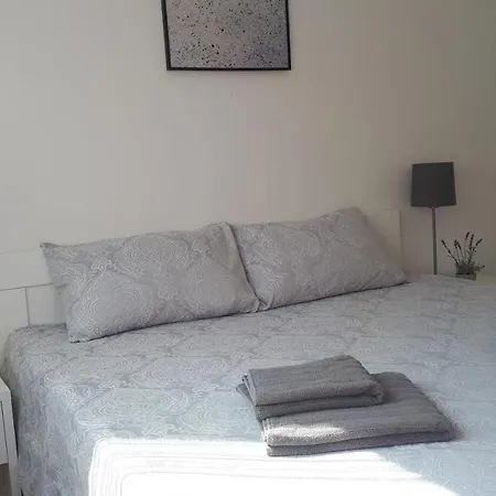 Prima Apartment *